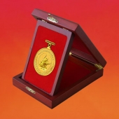 2015年7月制作　紀(jì)念抗日戰(zhàn)爭(zhēng)70周年紀(jì)念獎(jiǎng)?wù)略O(shè)計(jì)制作